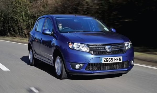 Само защото колите на Dacia са евтини за закупуване като нови, не означава, че ще се окажат ненадеждни. Докладът за Sandero доказва точно обратното. Най-евтиният нов автомобил на Острова (и не само) години наред, румънецът а популярен сред хора с по-ограничени бюджети. Те нямат против непретенциозен модел, който не е натоварен с технологии.

Употребявани коли от 2015 година с пробег около 80 000 км могат да ъбъдат намерени за под 4700 евро. И е сравнително достъпен за ремонт, когато възникнат сериозни проблеми. 